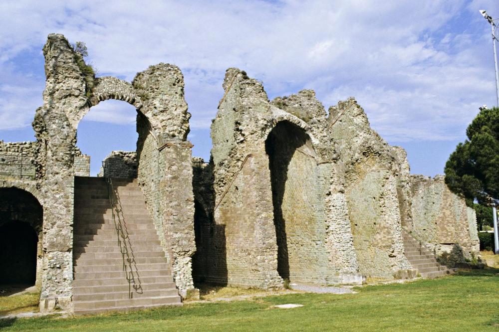 Apartamento Splendide Studio au cœur historique de Fréjus Exterior foto